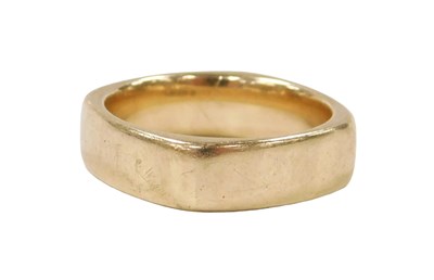 Lot 300 - A 9ct gold curved square wedding band, size R...