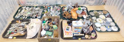 Lot 2172 - General household effects, to include various...