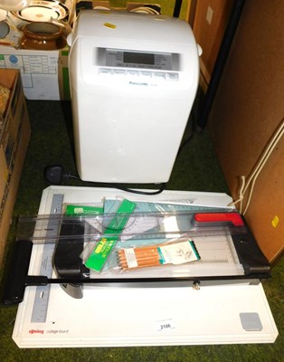 Lot 2186 - A Panasonic bread maker, SD-256, together with...