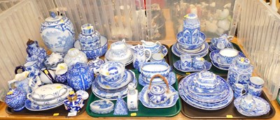 Lot 2141 - Blue and white wares, to include an Oriental...