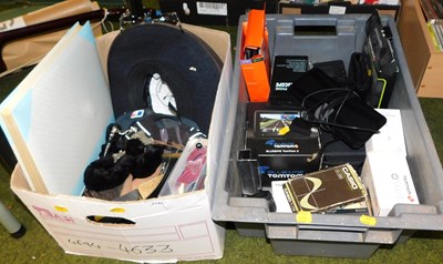 Lot 2192 - Various TomTom satnavs and equipment, together...