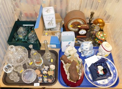 Lot 2200 - General household effects, to include mantel...