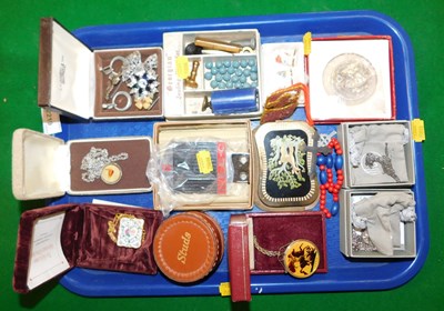 Lot 2219 - Costume jewellery, to include a marcasite set...