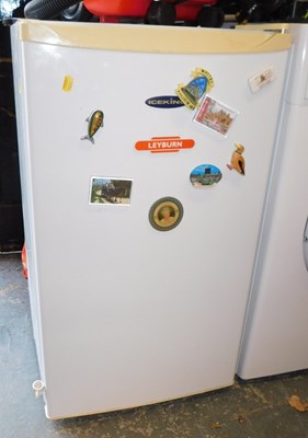 Lot 1011 - An Ice King freezer.