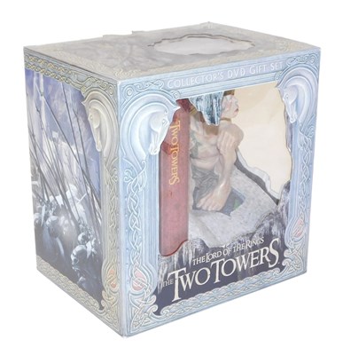 Lot 613 - A Lord of the Rings The Two Towers collectors...