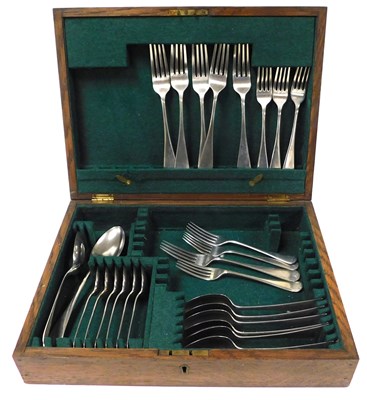 Lot 667 - A canteen of Axilver Old English pattern...