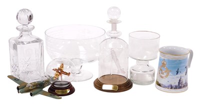 Lot 752 - Aviation related collectables, comprising a...