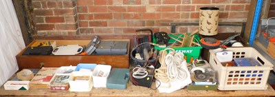 Lot 1111 - Various tools, Weller Expert soldering gun,...
