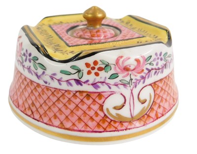 Lot 68 - A late 19thC Samson porcelain inkwell, of...