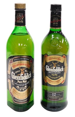 Lot 124 - A bottle of Glenfiddich Special Reserve single...