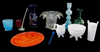Lot 160 - A group of glassware, to include a green glass...