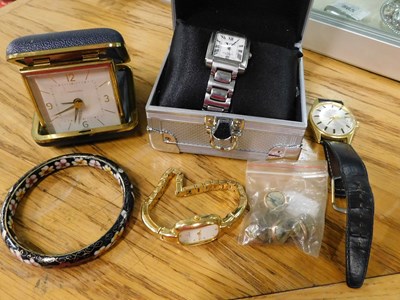 Lot 2031 - A group of gentlemens fashion watches,...