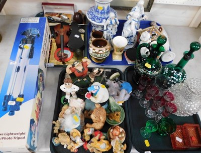 Lot 2016 - Miscellaneous items, including ceramics,...