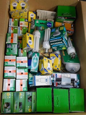 Lot 2022 - A box containing a quantity of lightbulbs,...