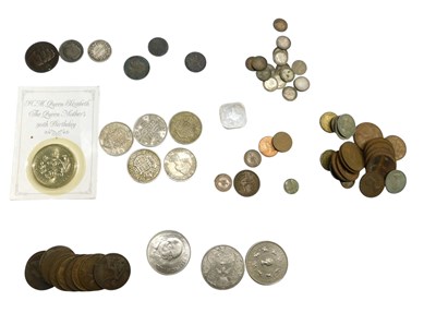 Lot 72 - A group of mixed coinage, comprising silver...