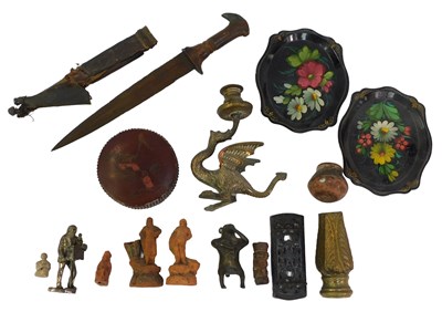 Lot 550 - Assorted collectables, to include an African...
