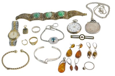 Lot 256 - Assorted costume jewellery, including amber...