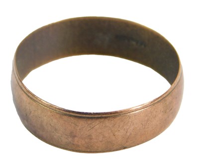 Lot 251 - A wedding band, with patterned border, 6mm...