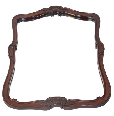 Lot 388 - An early 20thC walnut-framed mirror, with a...