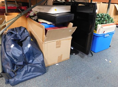 Lot 2146 - Christmas decorations, and a Samsung flat...