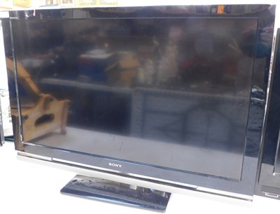 Lot 2200 - A Sony Bravia flat screen TV, model number KDL-...