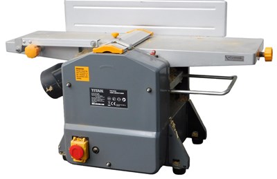 Lot 524A - A Titan 1500w jointer planer.