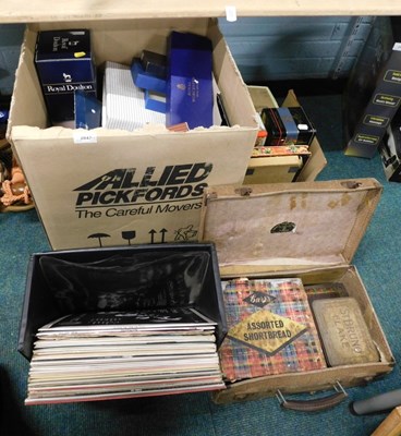 Lot 2047 - A quantity of empty boxes and collectable tins,...