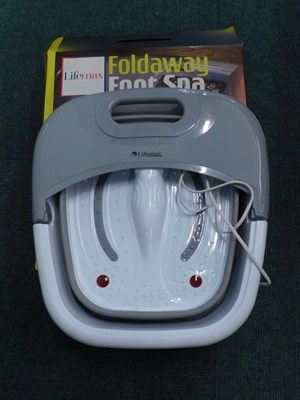 Lot 2049 - A Lifemax foldaway foot spa, boxed.