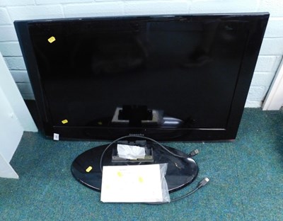 Lot 2051 - A Samsung 32" LE32B450C4W television.