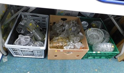 Lot 2065 - Glassware, to include fruit bowls, jugs,...