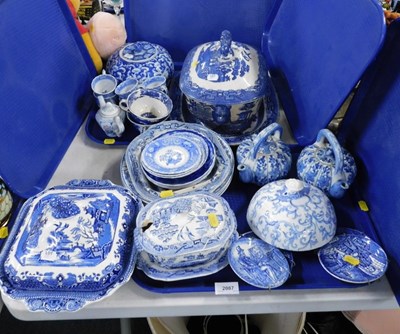 Lot 2087 - A quantity of blue and white wares, comprising...