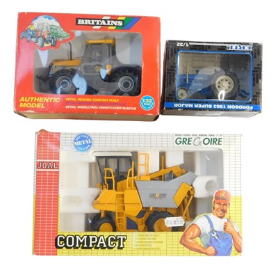 Lot 669 - A Britains JCB Fastrac Tractor 9440, 1:32...