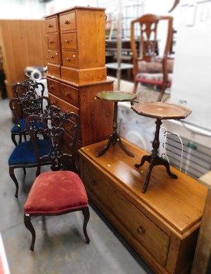 Lot 1502 - A group of pine bedroom furniture, consisting...