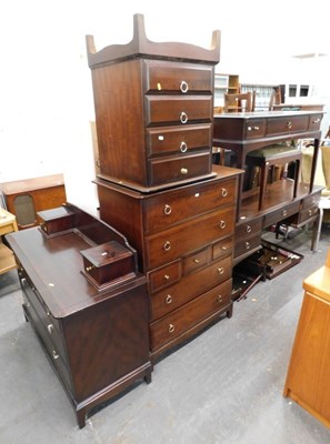 Lot 1521 - A group of Stag Minstrel bedroom furniture, to...