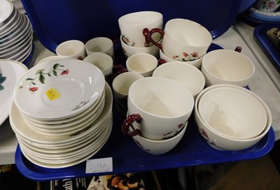 Lot 2111a - A Wedgwood Barlaston pattern part tea and...