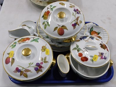 Lot 2169b - A Royal Worcester Evesham part dinner service,...