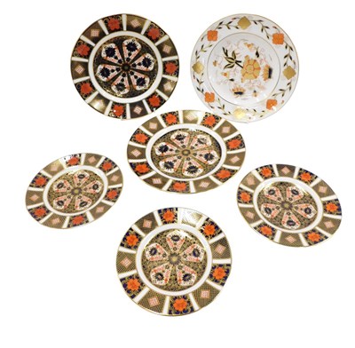 Lot 473 - Royal Crown Derby cabinet plates, comprising...
