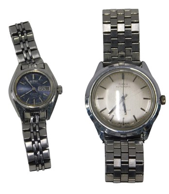 Lot 544 - Two gent's wristwatches, comprising a Timex...