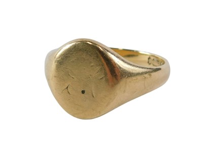 Lot 78 - A 9ct gold signet ring, with plain oval panel,...