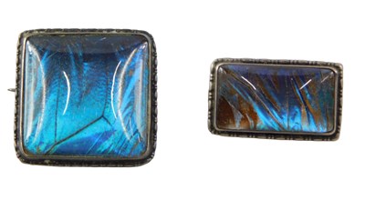 Lot 99 - Two butterfly wing brooches, comprising a...