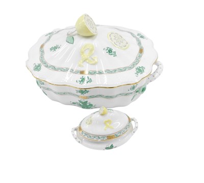 Lot 10 - A Herend Chinese Bouquet Apponyi Green pattern...