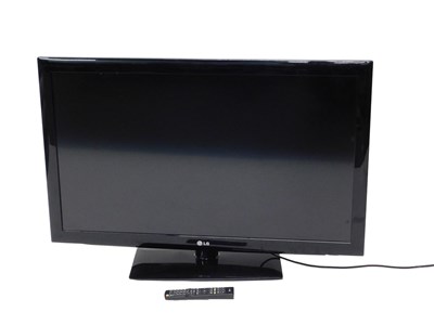 Lot 779 - An LG 42" LCD TV, with remote.