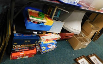 Lot 2262 - Board games, to include Cluedo, Trivial...