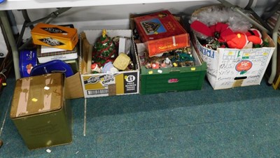 Lot 2254 - Christmas decorations, baubles, eleven piece...