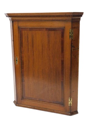 Lot 894 - An early 19thC oak and mahogany cross banded...