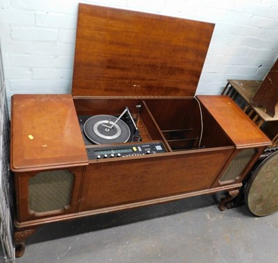 Lot 1513a - A radiogram, containing a Dynatron radio SRX26,...