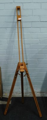 Lot 2246a - An artist's portable easel.