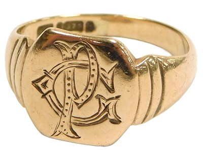 Lot 301 - A 9ct gold gentleman's signet ring, monogram...