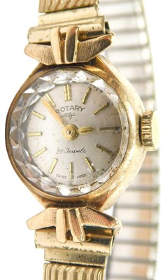 Lot 311 - A Rotary lady's 9ct gold cased wristwatch,...