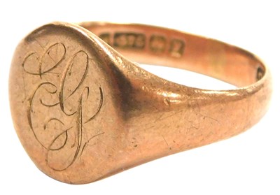 Lot 104 - A 9ct rose gold signet ring, the oval table...